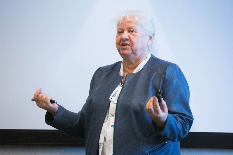 Prof. Iwona Wawer z Wydziału Farmaceutycznego WUM; FOT. PTWP To farmaceuci powinni pomagać w wyborze suplementu diety