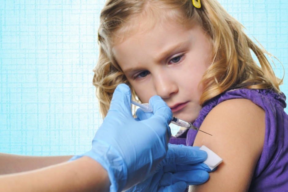Wyniki testów szczepionki przeciw COVID-19 wśród dzieci mają być znane w połowie 2021 roku. Fot. Shutterstock (zdjęcie ilustracyjne) Dr Fauci szacuje, kiedy na COVID-19 będzie można szczepić dzieci
