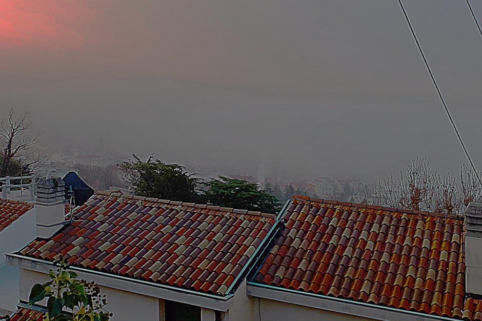 Smog dusi Ślązaków, lepiej nie wychodzić z domu. Fot. Fabio Omero/Flickr (CC BY-SA 2.0) Smog dusi Ślązaków, lepiej nie wychodzić z domu