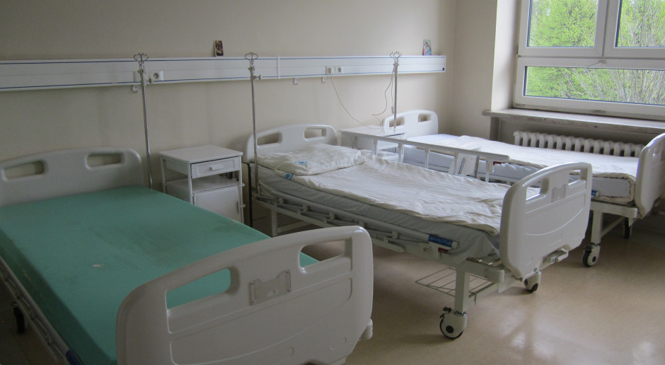Odmrażanie łóżek dla chorych niecovidowych łatwiejsze dzięki szpitalom tymczasowym?