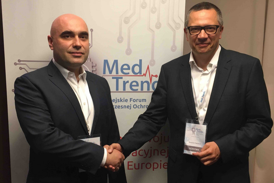 Od lewej: Ireneusz Wochlik, prezes Silvermedia i Sławomir Połukord, dyrektor ds. rozwoju biznesu w Microsoft; FOT. Silvermedia Umowa: Silvermedia i Microsoft będą wspólnie rozwijać telemedycynę