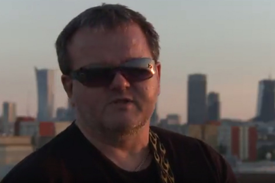 Rocker Gisu; FOT. YouTube Gisu śpiewa: suplementy to nie leki, to uzupełnienie diety