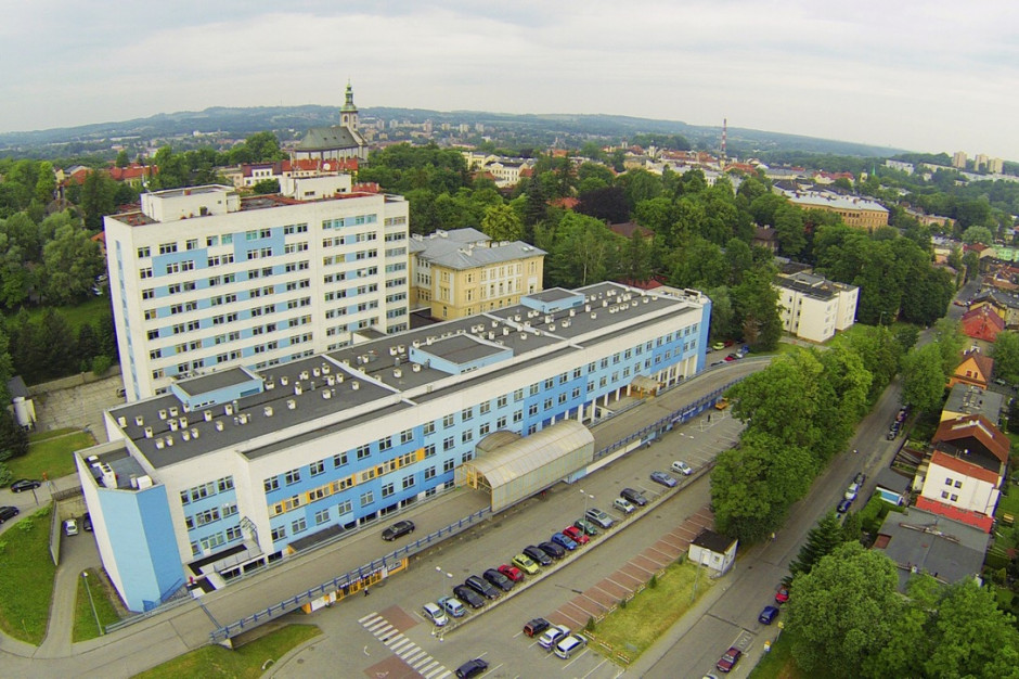 593 placówki utworzą w kraju sieć szpitali. Fot. archiwum/Szpital Śląski w Cieszynie 593 placówki utworzą w kraju sieć szpitali. Co obiecuje pacjentom minister?