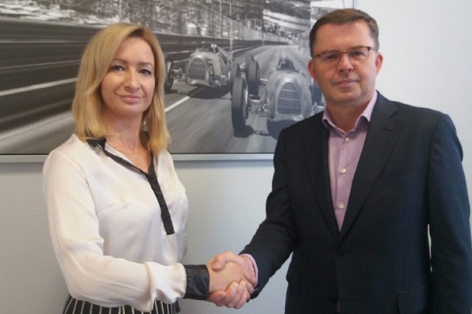 Na zdj. Patrycja Sass-Staniszewska, prezes zarządu Izby Gospodarki Elektronicznej i Roman Radomski, prezes Polskiego Stowarzyszenia HL7. e-Izba i HL7 będą współpracować na rzecz polskiej e-medycyny