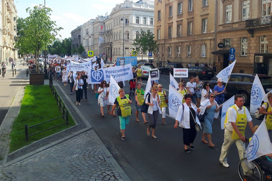 FOT. Krzysztof Ostaszewski/Twitter Zapowiadany strajk zawodów medycznych to efekt wieloletnich zaniedbań