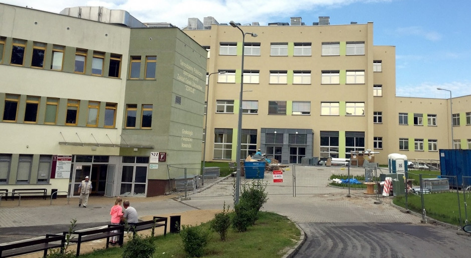 Szczecin: w szpitalu w Zdrojach zoperowali skoliozę  nowatorską metodą