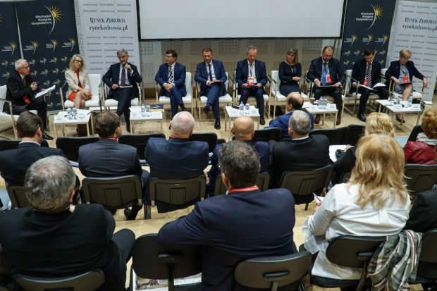 Podczas sesji "Kierunki rozwoju systemu ochrony zdrowia w Polsce". Fot. PTWP Wschodni Kongres Gospodarczy: szpitale szukają pieniędzy na podwyżki płac