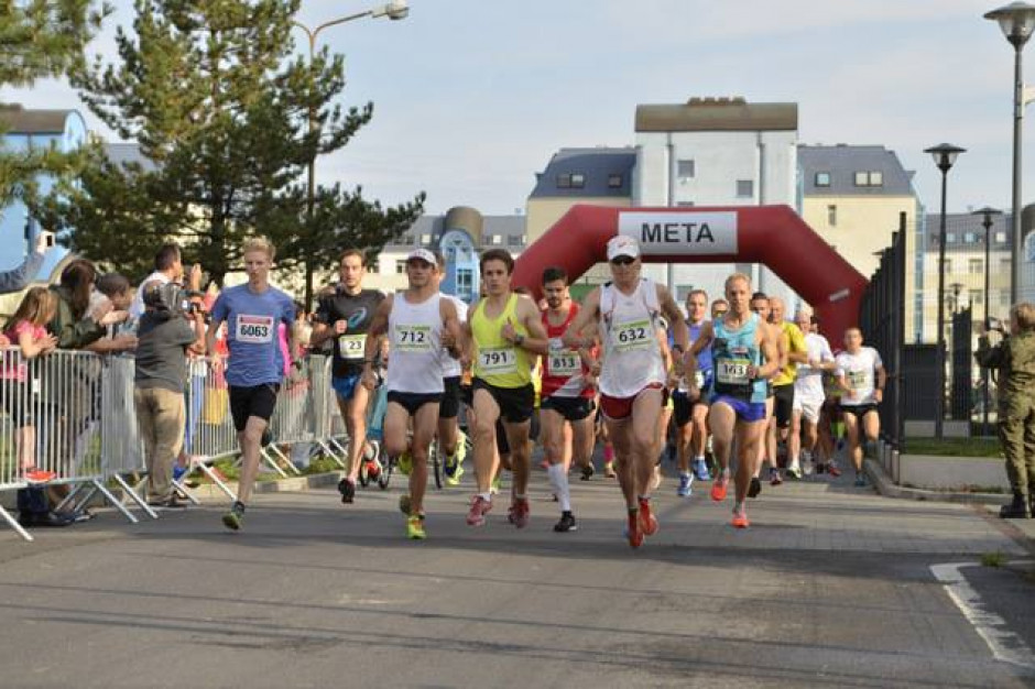 Po raz trzeci w historii pracownicy i studenci wrocławskiej uczelni medycznej zainaugurowali rok akademicki biegiem na 10 km. Fot. Materiały prasowe Wrocław: Uniwersytet Medyczny biegiem rozpoczął rok akademicki