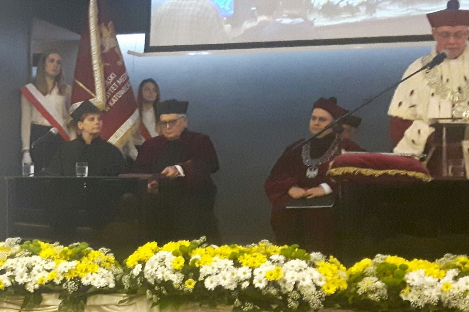 Podczas uroczystości nadania Janinie Ochojskiej tytyłu doktora honoris causa Śląskiego Uniwersytetu Medycznego; FOT. PTWP Janina Ochojska doktorem honoris causa Śląskiego Uniwersytetu Medycznego