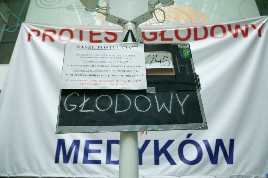 Bulsa: - Wobec tego, że wciąż jesteśmy ignorowani przez stronę rządzącą, będziemy się szykować do następnych akcji protestacyjnych. Fot. PTWP Szczecin: lekarze zakończyli protest głodowy po 10 dniach, ale to nie koniec