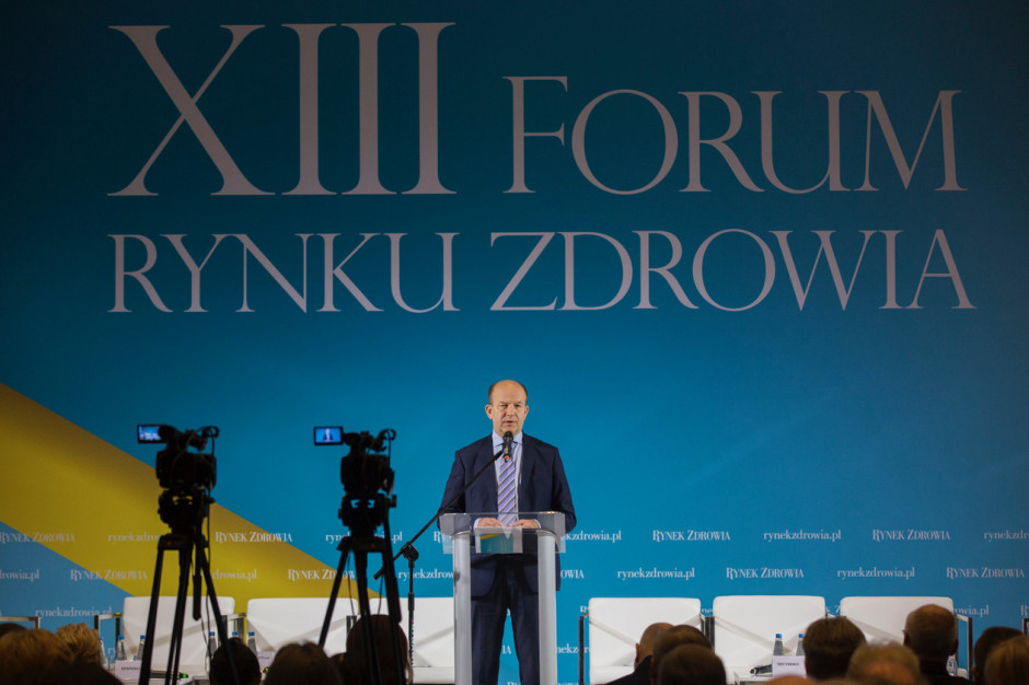 Minister Radziwiłł: - Ustawa, w sposób niespotykany na świecie, zapowiada gwarancję wzrostu nakładów na ochronę zdrowia, ale nie słyszy się radości. Fot. PTWP/Piotr Waniorek Radziwiłł na XIII Forum Rynku Zdrowia: ten wzrost PKB na zdrowie to jest dla nas rewolucja