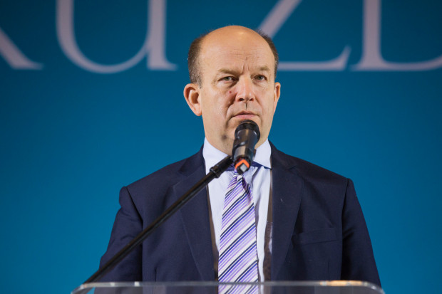 Minister Radziwiłł: - Gdybyśmy mieli dodatkowo w budżecie 31 mld zł, sytuacja byłaby diametralnie inna. Fot. PTWP/Piotr Waniorek Radziwiłł: 6 proc. PKB na zdrowie uzależnione od zadłużenia kraju