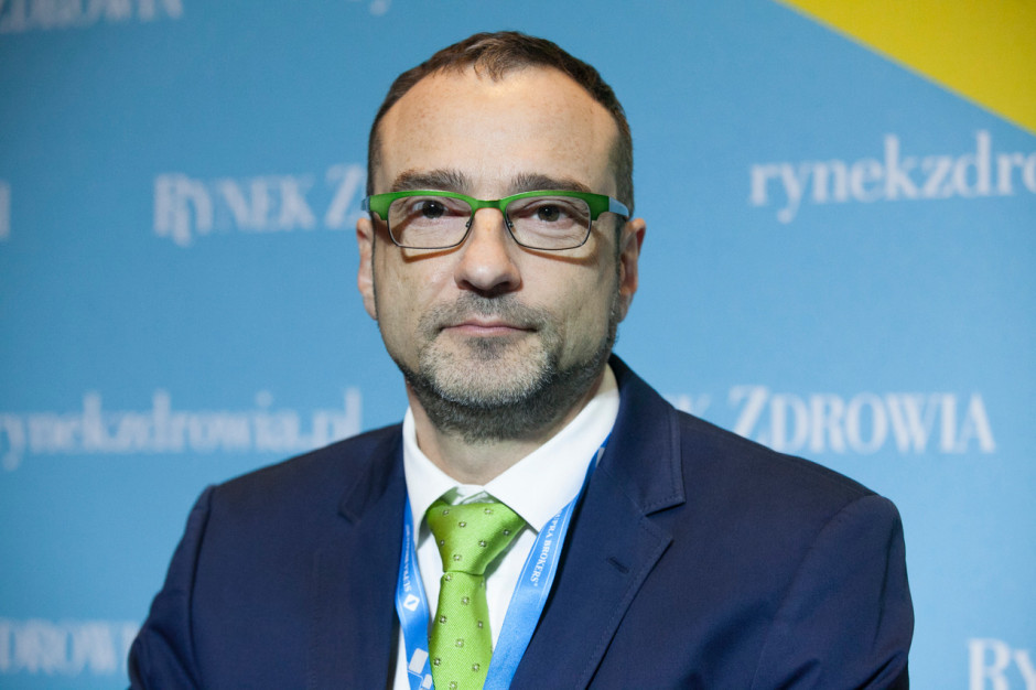 Dokument polityki lekowej ma być prosty i przejrzysty. Chcemy, aby zszedł z poziomu większej ogólności, a jednocześnie nie wylądował na gruncie szczegółowych, obszernych i niezrozumiałych rozwiązań - mówił podczas XIII Forum Rynku Zdrowia wiceminister zdrowia Marcin Czech. Fot. PTWP Forum Rynku Zdrowia: polityka lekowa pójdzie drogą ewolucji, nie rewolucji