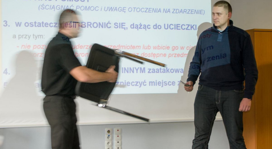 Szczecin: szkolenia z samoobrony dla ratowników medycznych