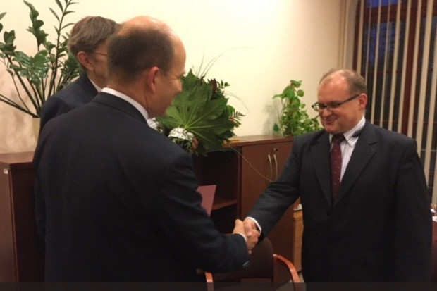 Minister Konstanty Radziwiłł powołał dr. Romana Topór-Mądrego na szefa AOTMiT; FOT. MZ/Twitter MZ: dr Roman Topór-Mądry nowym prezesem AOTMiT