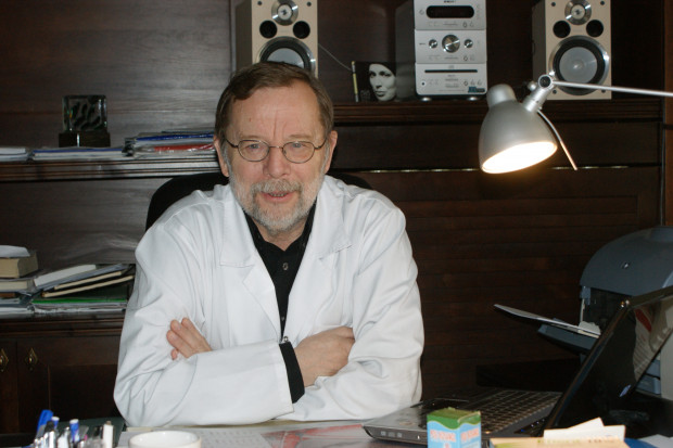 Prof. Stefan Grajek: - nadużywanie aspiryny prowadzi do wzrostu śmiertelności przez powikłania krwotoczneFot. ELEVEN ZETT Productions Ekspert: nie nadużywać aspiryny, wywołuje powikłania krwotoczne
