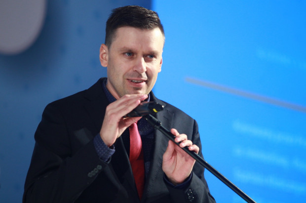 Dr hab. Paweł Tabakow; FOT. PTWP Wrocław: neurochirurdzy i laryngolodzy współpracują przy operacjach przysadki mózgowej