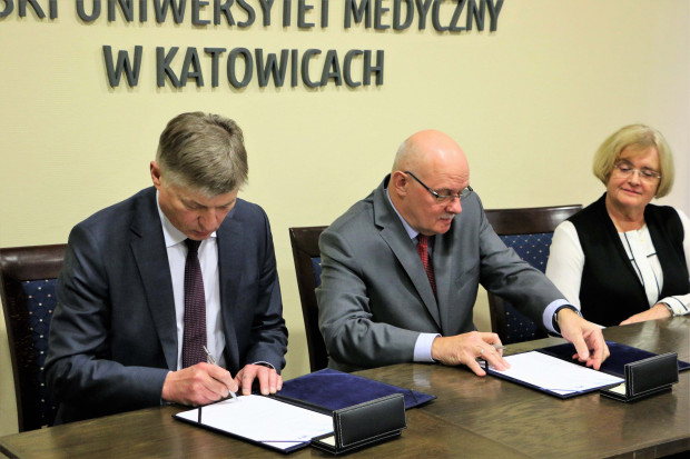 Od lewej: Krzysztof Groyecki, prof. Przemysław Jałowiecki, prof. Joanna Lewin-Kowalik. Fot. Asseco SUM będzie uczył studentów korzystania z systemów informatycznych