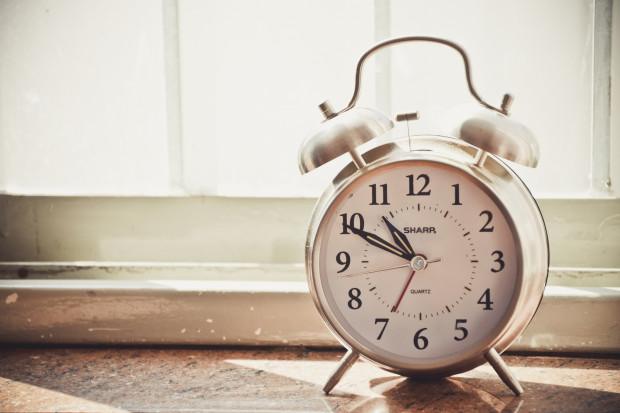 Większość studentów cierpi na społeczny jet lag. Fot. Henrique Simplicio/Flickr Generic (CC BY 2.0) Większość studentów cierpi na społeczny jet lag