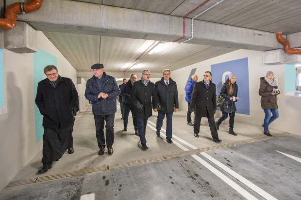 Uroczysta inauguracja czteropoziomowego parkingu w kompleksie na Bielanach. Fot. Materiały prasowe Toruń: otwarcie wielopoziomowego parkingu przy szpitalu