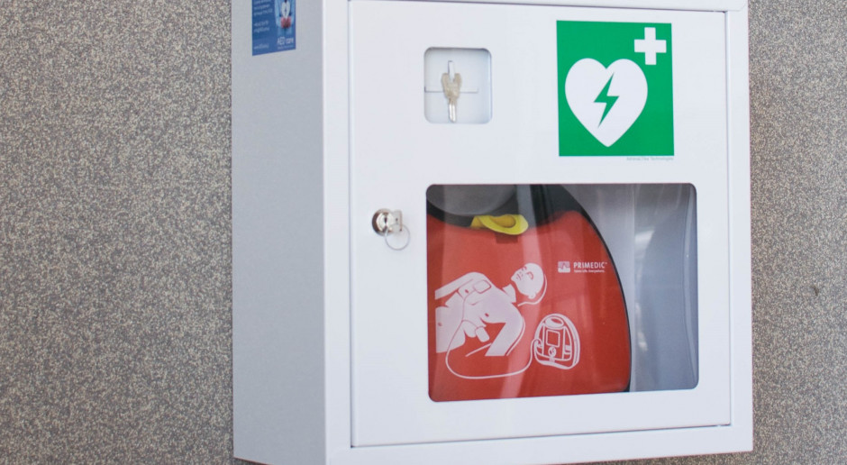 Ponad 100 defibrylatorów w placówkach Tauronu: już pięć razy uratowały życie