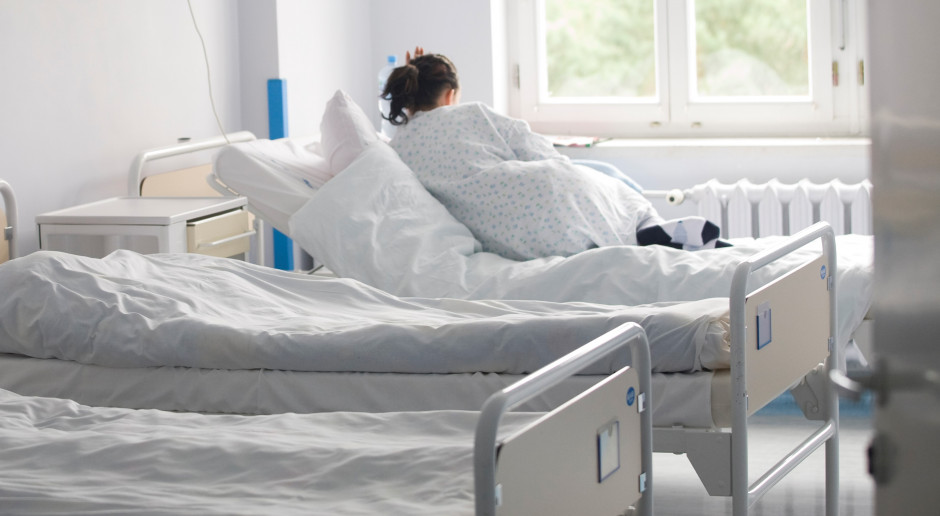 MZ o liczbie zajętych łóżek covidowych i respiratorów