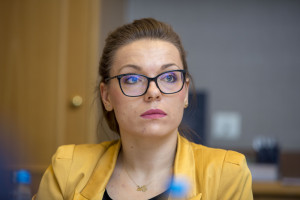 Aneta Lipińska, p.o. kierownika Działu Analiz i Strategii AOTMiT; FOT. PTWP AOTMiT: oceniając terapię musimy brać pod uwagę także jej koszty