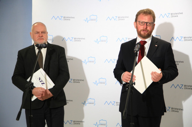 Szefowie MZ i NFZ poinformowali o planach przekazania dodatkowych środków - 1,5 mld zł - m.in. na operacje zaćmy, endoprotezoplastykę, tomografię komputerową, rezonans magnetyczny oraz na rehabilitację osób niepełnosprawnych. Fot. Paweł Pawłowski Minister zdrowia: priorytetem skrócenie kolejek; dodatkowe 1,5 mld zł na leczenie