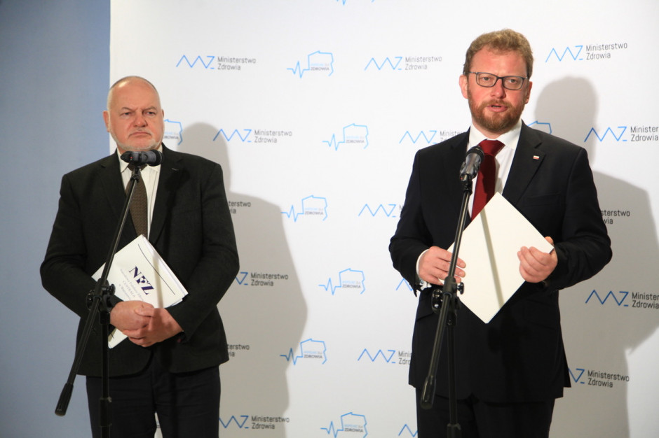 Szefowie MZ i NFZ poinformowali o planach przekazania dodatkowych środków - 1,5 mld zł - m.in. na operacje zaćmy, endoprotezoplastykę, tomografię komputerową, rezonans magnetyczny oraz na rehabilitację osób niepełnosprawnych. Fot. Paweł Pawłowski Minister zdrowia: priorytetem skrócenie kolejek; dodatkowe 1,5 mld zł na leczenie
