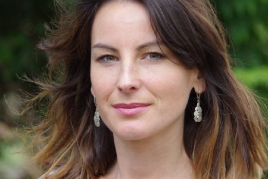 Dr Małgorzata Włodarczyk-Biegun. Fot. www.leibniz-inm.de Małgorzata Włodarczyk-Biegun z nagrodą L’Oréal w Niemczech