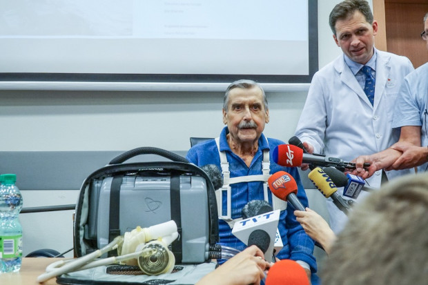 Konferencja prsowa w Śląskim Centrum Chorób Serca w Zabrzu. Fot. PTWP Pierwszy pacjent w Polsce ze sztucznym sercem: poddając się operacji otrzymałem szansę