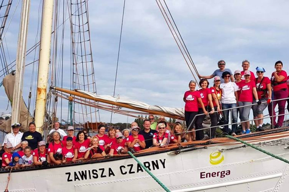Załoga OnkoRejsu 2018. Relację z rejsu można śledzić na https://www.facebook.com/OnkoRejs/. Fot. Materiały prasowe Oknorejs ruszył! Żaglowiec Zawisza Czarny płynie do Danii