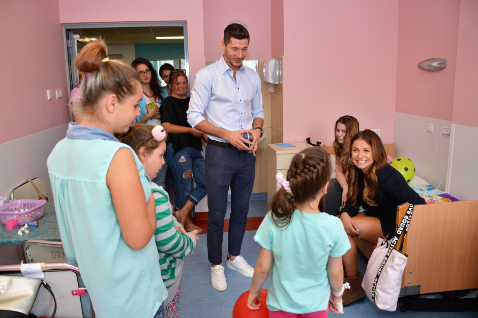 Anna i Robert Lewandowscy po raz kolejny postanowili wesprzeć finansowo Instytut "Pomnik-Centrum Zdrowia Dziecka". Fot. mat. prasowe ICZD Lewandowscy wsparli remont kliniki w Centrum Zdrowia Dziecka. Która następna?