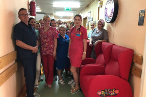 Opole: szpital kliniczny otrzymał od WOŚP rozkładane fotele dla rodziców małych pacjentów