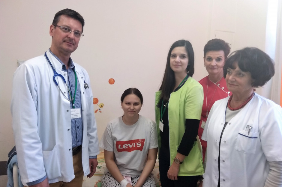 W Szpitalu Uniwersyteckim w Zielonej Górze wykonano pierwszą od kilkunastu lat biopsję nerki. Pacjentką była 15-letnia Wiktoria z ostrą niewydolnością nerek. Fot. Materiały prasowe Zielona Góra: szpital poszerza listę świadczeń medycznych dla dzieci