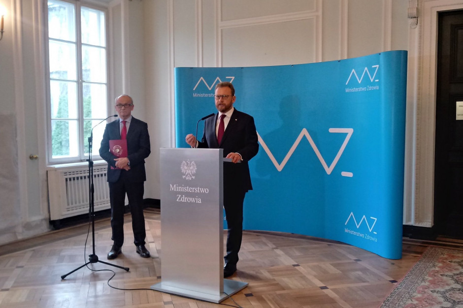 Prof. Piotr Ponikowski, prezes PTK i prof. Łukasz Szumowski, minister zdrowia, ogłaszają start pilotażu KONS; FOT. MZ/Twitter W grudniu wystartuje pilotaż kompleksowej opieki nad osobami z niewydolnością serca