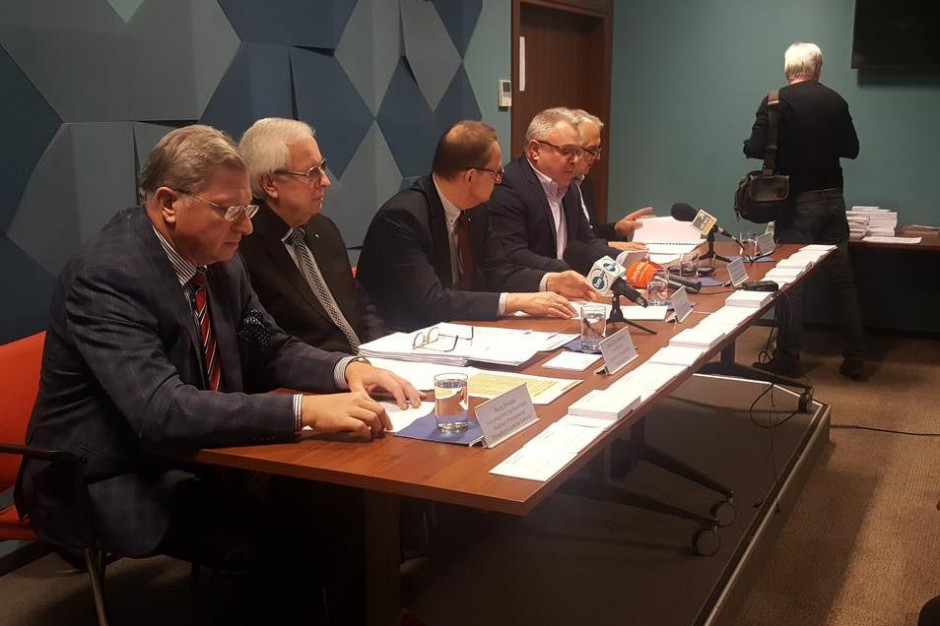 Konferencja prasowa Porozumienia Organizacji Lekarskich, Warszawa, 28 listopada 2018 r.; FOT. Twitter Organizacje lekarzy: obligatoryjne wystawianie e-zwolnień od 1 grudnia nie jest realne