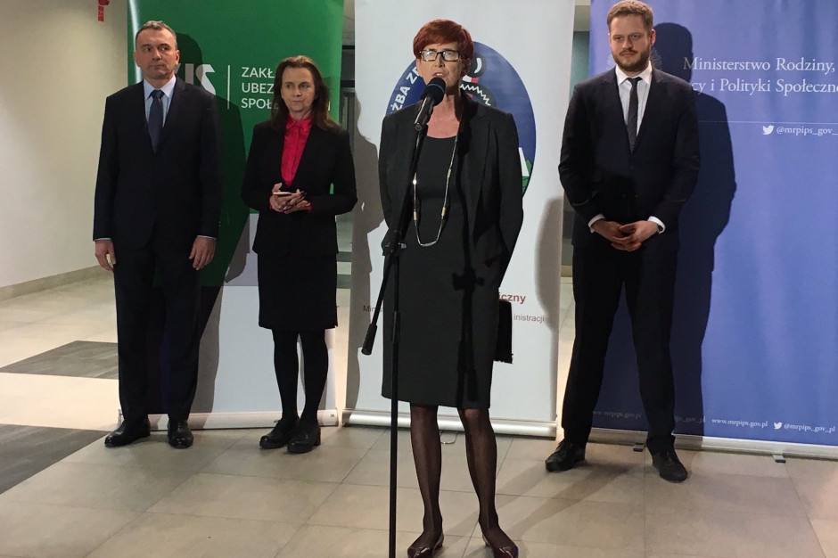 Minister pracy, rodziny i polityki społecznej Elżbieta Rafalska zapewniła, że w sytuacji awaryjnej, np. problemów z systemem, pacjent nie zostanie bez zwolnienia lekarskiego. FOT. MRPiPS/Twitter Od 1 grudnia wystawiono około 100 tysięcy elektronicznych zwolnień, a papierowych...