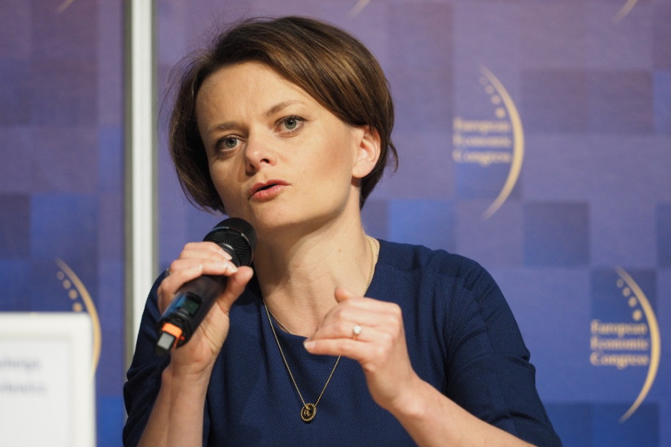 Minister przedsiębiorczości i technologii Jadwiga Emilewicz; FOT. PTWP Emilewicz: 18 grudnia rozmowy o ograniczeniu wzrostu cen prądu, także dla szpitali
