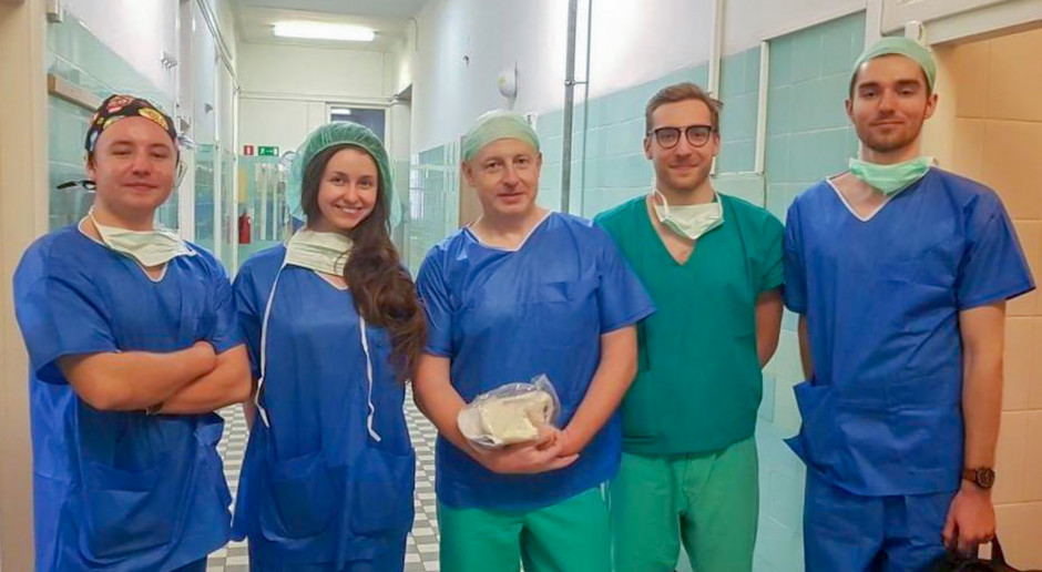 Pierwsza w Polsce operacja wszczepienia endoprotezy stawu biodrowego „custom-made”