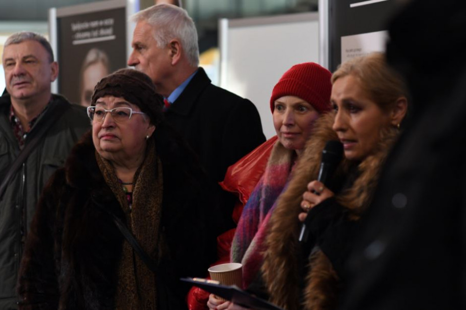 Chorzy na raka jelita grubego zdecydowali się pokazać swoje twarze i opowiedzieć swoje historie. Fot. materiały prasowe „Spójrzcie nam w oczy, chcemy żyć!” - mówią chorzy na raka jelita grubego