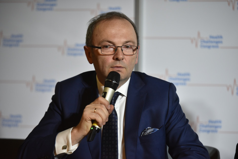 Rehabilitacja pocovidowa nie stanie się powszechnie dostępna. Nie sądzę, by podmioty szerzej decydowały się na podpisywanie umów z NFZ - mówi dr hab. n. med. Maciej Krawczyk, prezes Krajowej Izby Fizjoterapeutów. Fot. PTWP, archiwum Rehabilitacja pocovidowa nie stanie się powszechnie dostępna