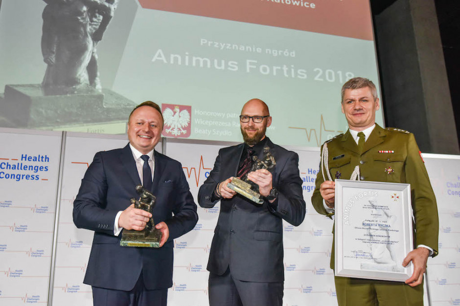Laureaci Nagrody Animus Fortis (od lewej): dr Tomasz Męcik-Kronenberg, Krzysztof Wiśniewski i płk dr Robert Ryczek; FOT. PTWP Poznaliśmy laureatów tegorocznej edycji Nagrody Animus Fortis (Mężny Duch)