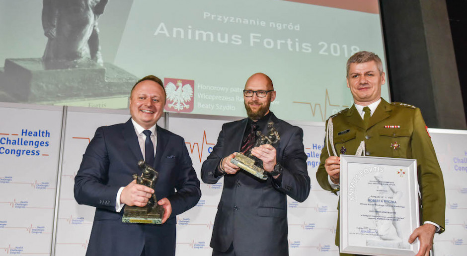 Laureaci Nagrody Animus Fortis (od lewej): dr Tomasz Męcik-Kronenberg, Krzysztof Wiśniewski i płk dr Robert Ryczek; FOT. PTWP Poznaliśmy laureatów tegorocznej edycji Nagrody Animus Fortis (Mężny Duch)