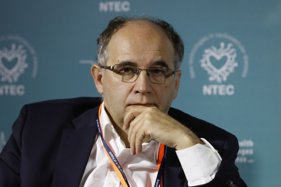 - Każdy Polak ma jeden niezależny czynnik ryzyka wystąpienia chorób układu krążenia i wszystkie inne się do niego dodają - wskazywał prof. Paweł Buszman. Fot. PTWP Paweł Buszman: umieramy na serce, bo oddychamy zanieczyszczonym powietrzem