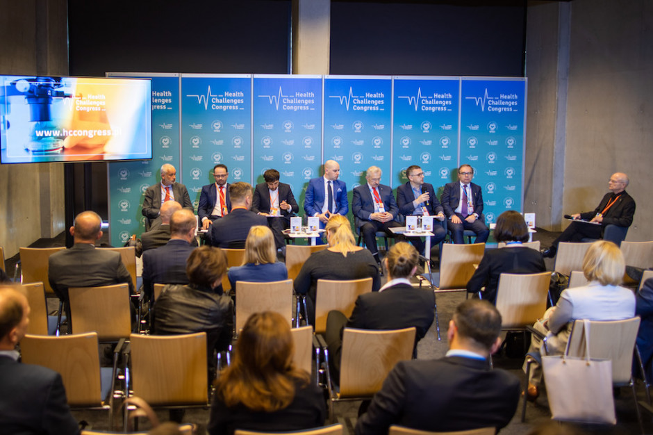 Paneliści rozmawiali o potrzebie zmian w systemie opieki onkologicznej Fot. PTWP Zmiany w onkologii: każdy powinien mieć taką samą szansę na diagnozę i leczenie