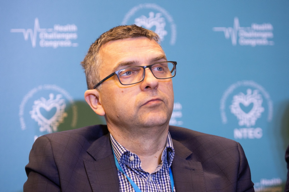 Prof. Adam Maciejczyk Fot. PTWP Prof. Maciejczyk: pacjent nie powinien szukać leczenia. System ma mu je zapewnić