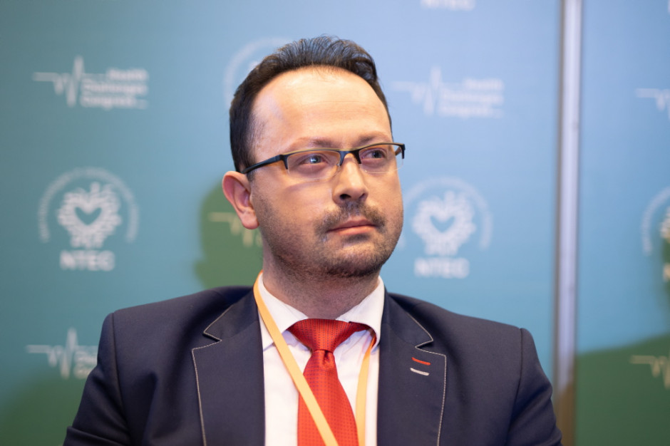 - Narodowy Plan dla Chorób Rzadkich przeżył już wielu ministrów zdrowia i rodził się w bólach. Dlatego cieszy inicjatywa Agencji Badań Medycznych, polegająca na wsparciu obszaru chorób rzadkich - mówi Szymon Chrostowski. Fot. Archiwum Agencja Badań Medycznych sfinansuje badania nad chorobami rzadkimi