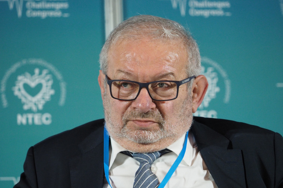 - Błąd lekarz popełnia wtedy, kiedy leczy, choć nie powinien, nie leczy, choć powinien i leczy nie tak, jak powinien - przypomniał dr Jerzy Friediger. Fot. PTWP Dr Friediger o błędach medycznych: lekarze nie powinni ulegać naciskom otoczenia
