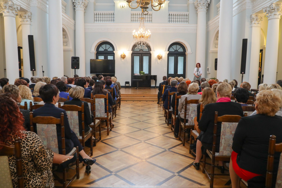 Obchody Międzynarodowego Dnia Pielęgniarki i Położnej w Ministerstwie Zdrowia